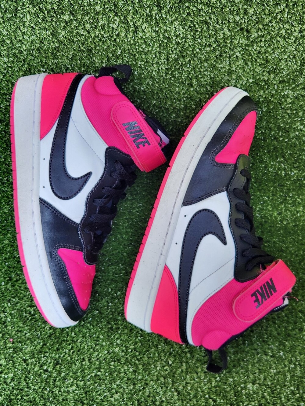 Nike Court Borough Mid 2 Girls Size 5.5 Youth Athletic Casual Leather Sneakers